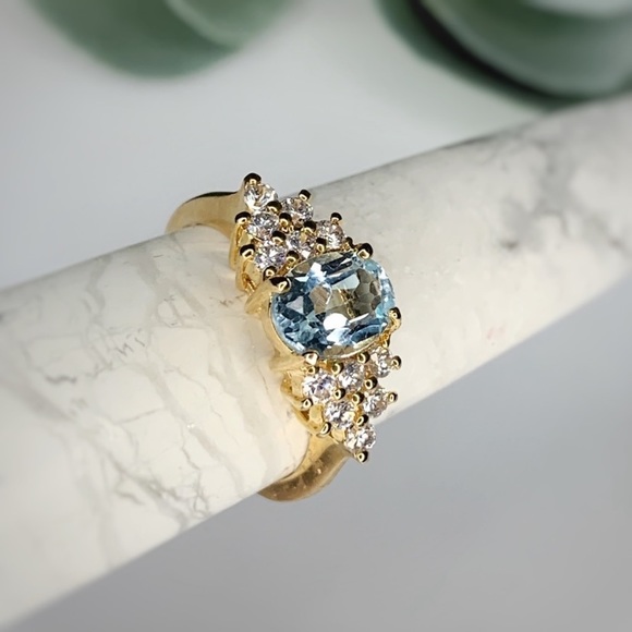 RING | Genuine Blue Topaz - Picture 3 of 7